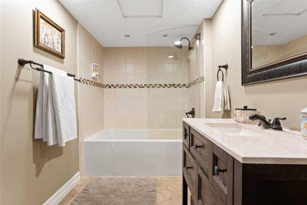 Perfection Near The River - 4 Bedroom Villa Complimentary Breakfast Delivered Daily To The Rental Niagara Falls Exterior foto