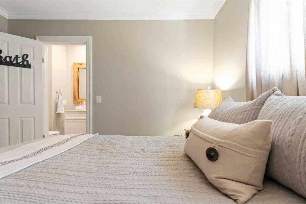 Perfection Near The River - 4 Bedroom Villa Complimentary Breakfast Delivered Daily To The Rental Niagara Falls Exterior foto