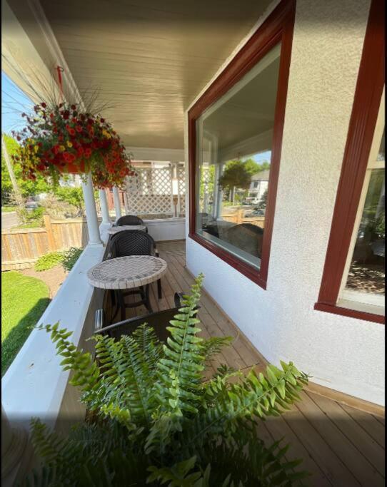 Perfection Near The River - 4 Bedroom Villa Complimentary Breakfast Delivered Daily To The Rental Niagara Falls Exterior foto