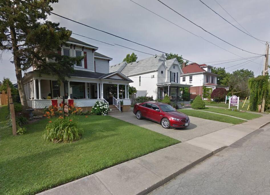 Perfection Near The River - 4 Bedroom Villa Complimentary Breakfast Delivered Daily To The Rental Niagara Falls Exterior foto